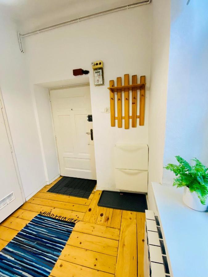Apartment In Ivy Covered House, Near Old Town Cracovie Extérieur photo