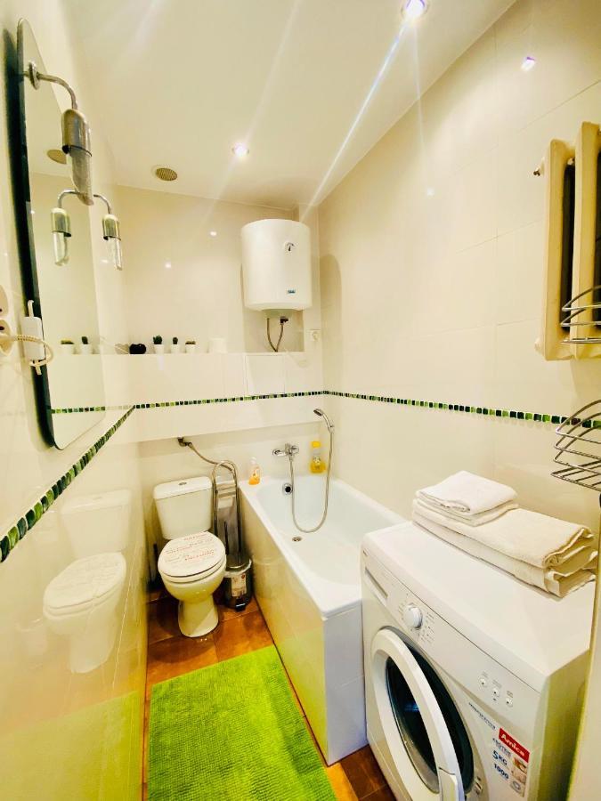 Apartment In Ivy Covered House, Near Old Town Cracovie Extérieur photo